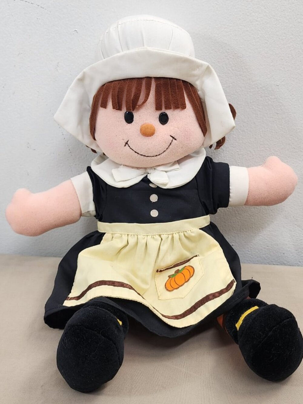 Vintage 1996 Gibson Greetings Plush Pilgrim Girl Doll Fall Thanksgiving Decor 16